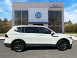 Certified 2022 Volkswagen Tiguan SE image 2