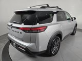 Used 2022 Nissan Pathfinder SV image 2