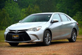 Used 2016 Toyota Camry SE image 5