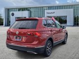 Used 2021 Volkswagen Tiguan SE w/ Panoramic Sunroof Package image 5