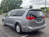 Used 2019 Chrysler Pacifica Touring-L image 3
