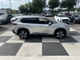 Used 2023 Nissan Rogue SL image 3