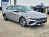 New 2025 Hyundai Elantra SEL image 3