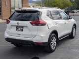 Used 2018 Nissan Rogue SV image 3