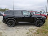 Used 2023 Nissan Rogue SV image 2