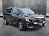 Used 2024 GMC Terrain SLT image 3