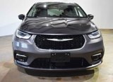 Used 2023 Chrysler Pacifica Touring-L image 4
