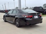 Used 2023 Toyota Camry SE image 2