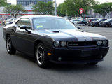 Used 2010 Dodge Challenger SE image 3