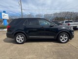 Used 2017 Ford Explorer XLT w/ Equipment Group 202A image 4