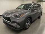 Used 2023 Toyota Highlander XLE image 4