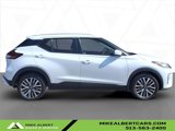 Used 2022 Nissan Kicks SV image 3