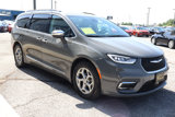 Used 2023 Chrysler Pacifica Limited image 3