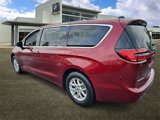Used 2023 Chrysler Pacifica Touring-L image 5