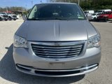 Used 2016 Chrysler Town & Country Touring image 2