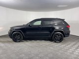 Used 2019 Jeep Grand Cherokee Laredo image 3