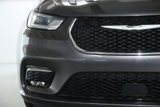Used 2023 Chrysler Pacifica Touring-L image 6