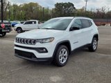 New 2025 Jeep Compass Latitude image 3
