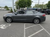 Used 2017 Ford Fusion SE w/ Fusion SE Technology Package image 4