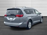 Used 2020 Chrysler Pacifica Touring-L image 4