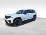 Used 2023 Jeep Grand Cherokee Altitude image 2
