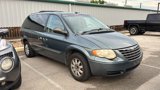 Used 2005 Chrysler Town & Country Touring w/ Leather Interior Group image 3