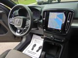 Used 2024 Volvo XC40 B5 Core image 2