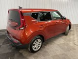 Used 2022 Kia Soul LX image 4