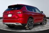 Used 2022 Mitsubishi Outlander SE image 2