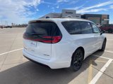 New 2024 Chrysler Pacifica Limited w/ Uconnect Theater Family Group image 2