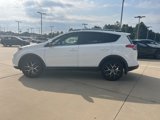 Used 2018 Toyota RAV4 SE image 5