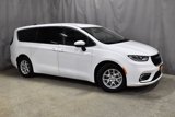 Used 2023 Chrysler Pacifica Touring-L image 3