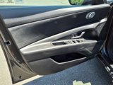 Used 2021 Hyundai Elantra SE image 6