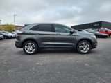 Used 2017 Ford Edge Titanium w/ Technology Package image 3