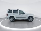 Used 2012 Jeep Liberty Limited Jet w/ Comfort/Convenience Group image 2