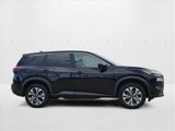Used 2023 Nissan Rogue SV image 4