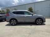 Used 2017 Nissan Rogue SL w/ SL Premium Package image 4