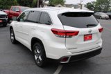 Certified 2019 Toyota Highlander Limited Platinum image 3