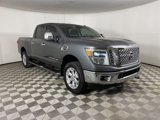 Used 2017 Nissan Titan SL image 2