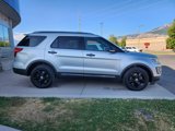 Used 2017 Ford Explorer XLT w/ Equipment Group 202A image 4