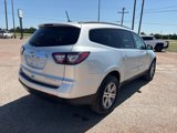 Used 2015 Chevrolet Traverse LT image 2