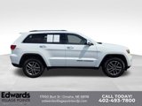 Used 2020 Jeep Grand Cherokee Limited w/ Luxury Group II image 2