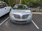Used 2013 Lincoln MKX FWD image 2