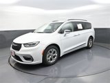 Used 2022 Chrysler Pacifica Limited image 3