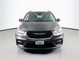 Used 2021 Chrysler Pacifica Touring-L image 2
