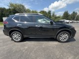 Used 2020 Nissan Rogue SV image 2