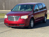 Used 2010 Chrysler Town & Country LX image 2