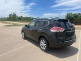 Used 2015 Nissan Rogue SV image 3