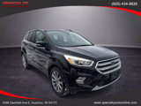 Used 2017 Ford Escape Titanium image 2