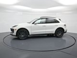 Certified 2025 Porsche Macan image 2